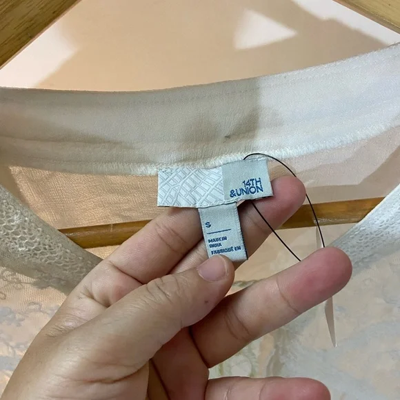 14th & Union Embroidered Tops. Size -S ( Fit S-M) - Picture 14 of 14